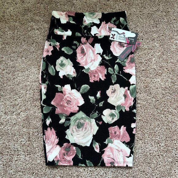 NWT Women's Pencil Skirt in Black Floral Print Size Medium - Picture 2 of 8